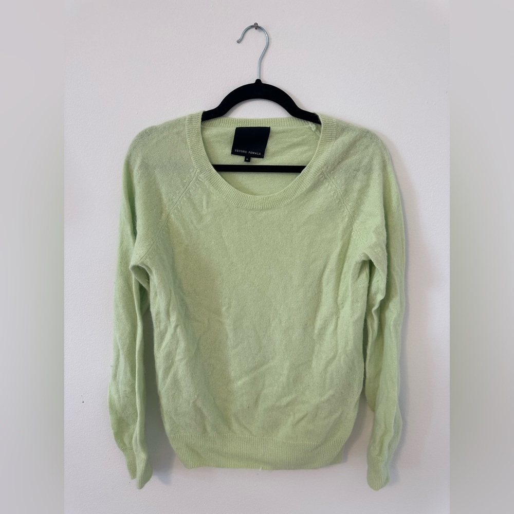 Size medium Second Female Mint green sweater